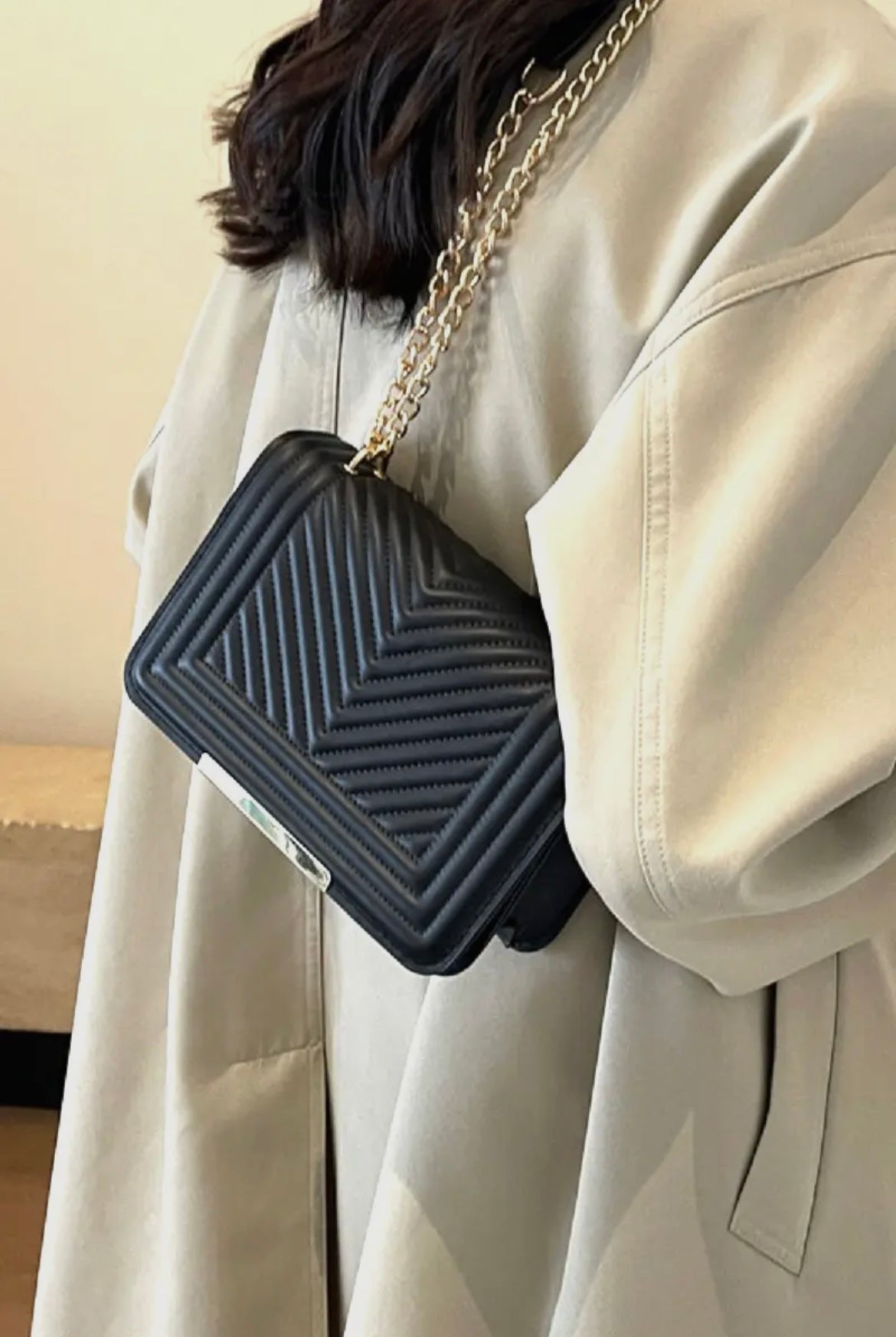 Black Chevron Crossbody Chain Bag
