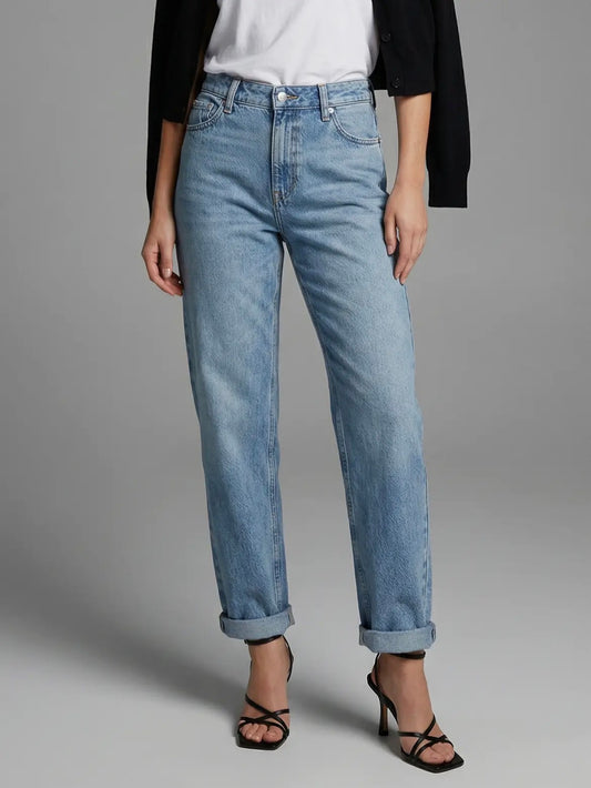 Mid Rise Tapered Wide Jeans